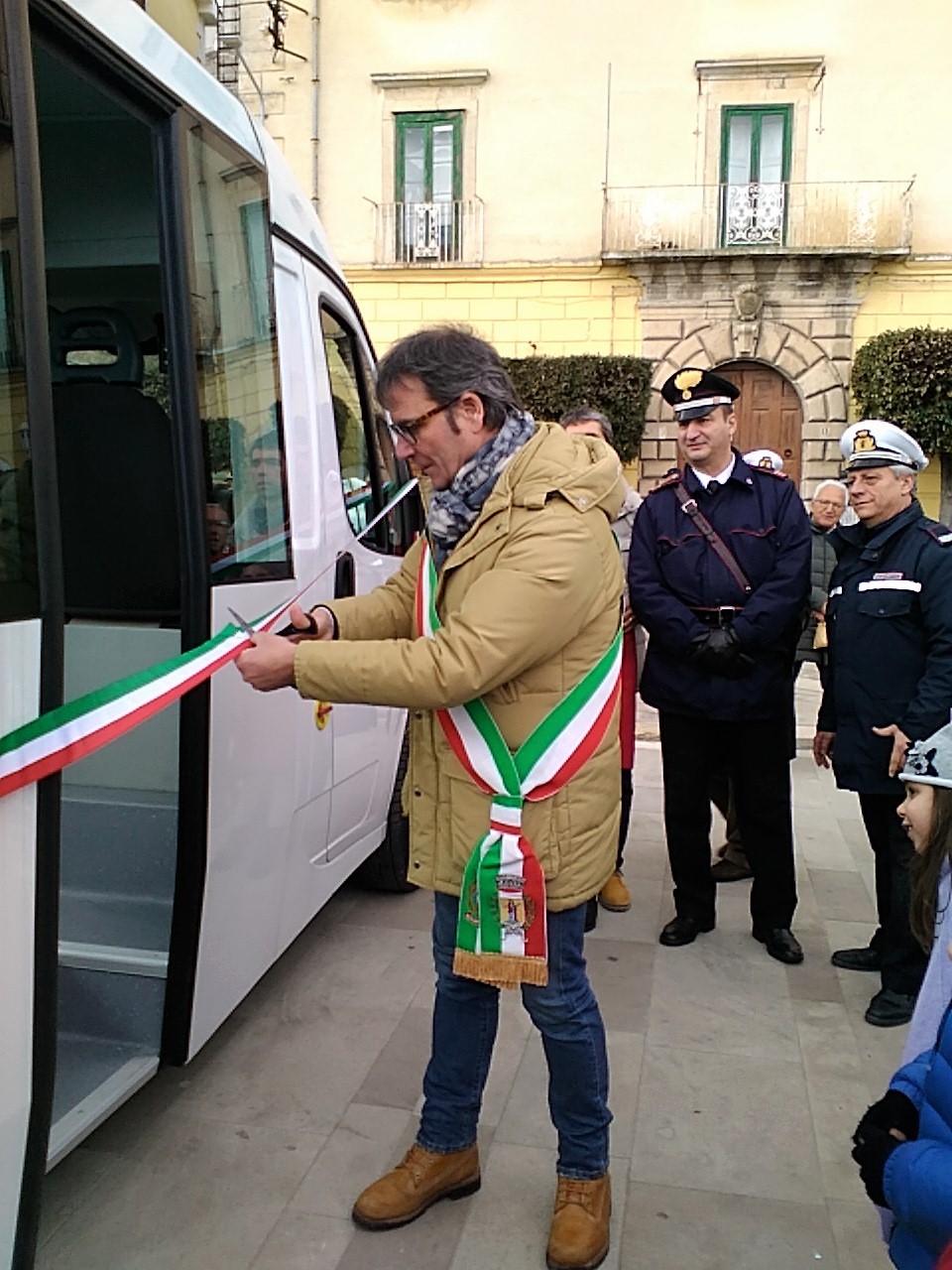 Gino Russo taglia il nastro